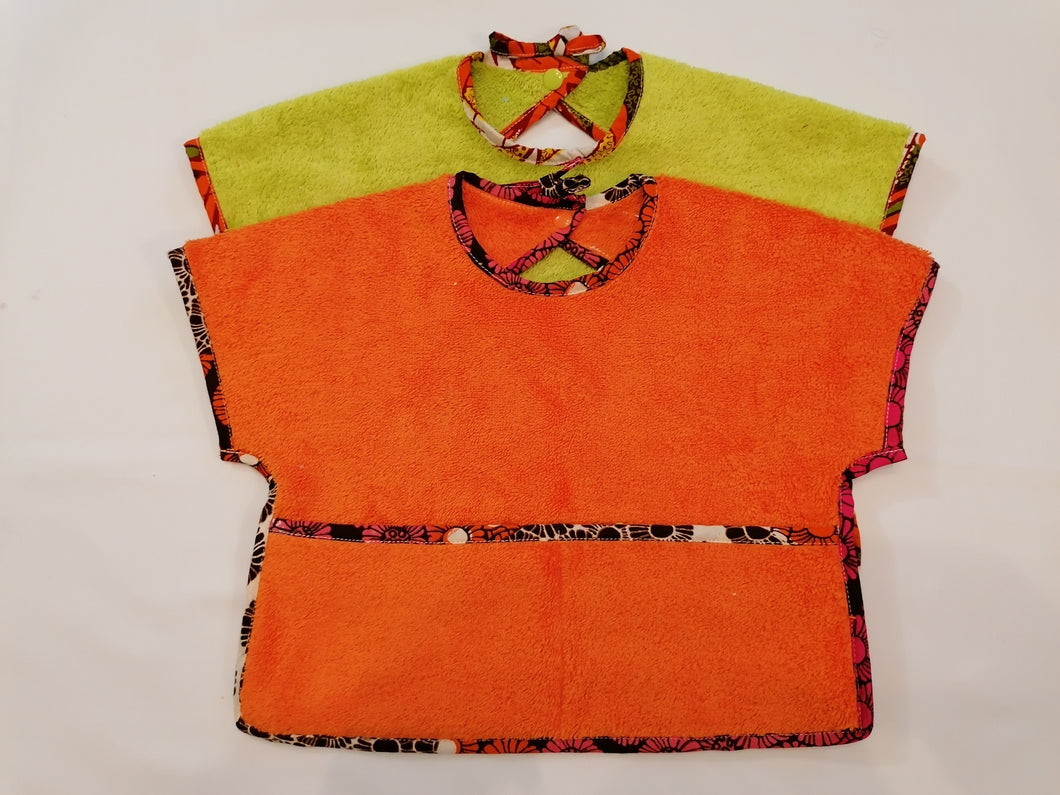 Lot de 2 bavoirs bébé à manches-tissu coton imprimé (wax).