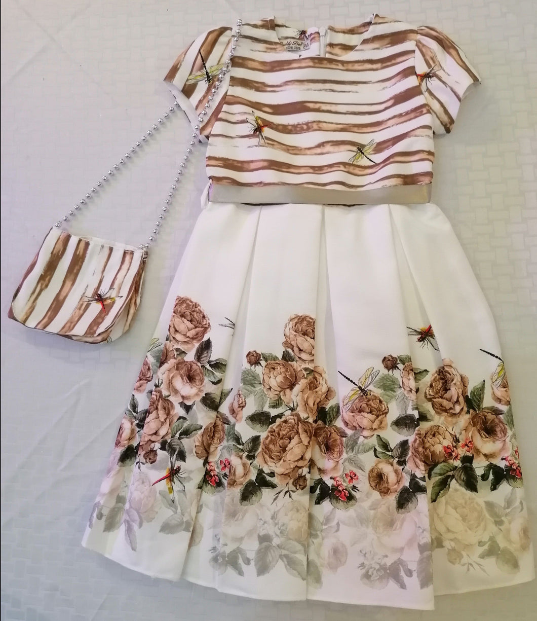 Robe de ville avec sac en bandoulière