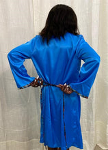 Load image into Gallery viewer, Nuisette Dame et robe de chambre satin avec tissu wax
